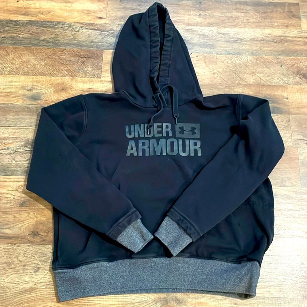 Women’s Under Armor Thread-Bone Swearshirt in Great Shape! A lot of TLC